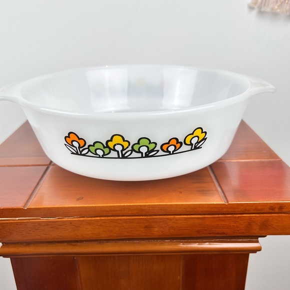 Anchor Hocking Fire King 1 1/2 Q casserole "Summer Field Flowers" pattern #437 - Picture 2 of 8